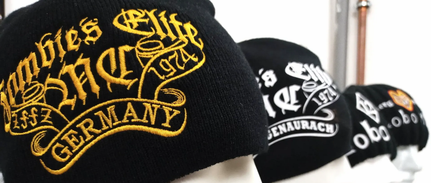 Pull-On-BEANIE  + STICKEREI euer LOGO ab