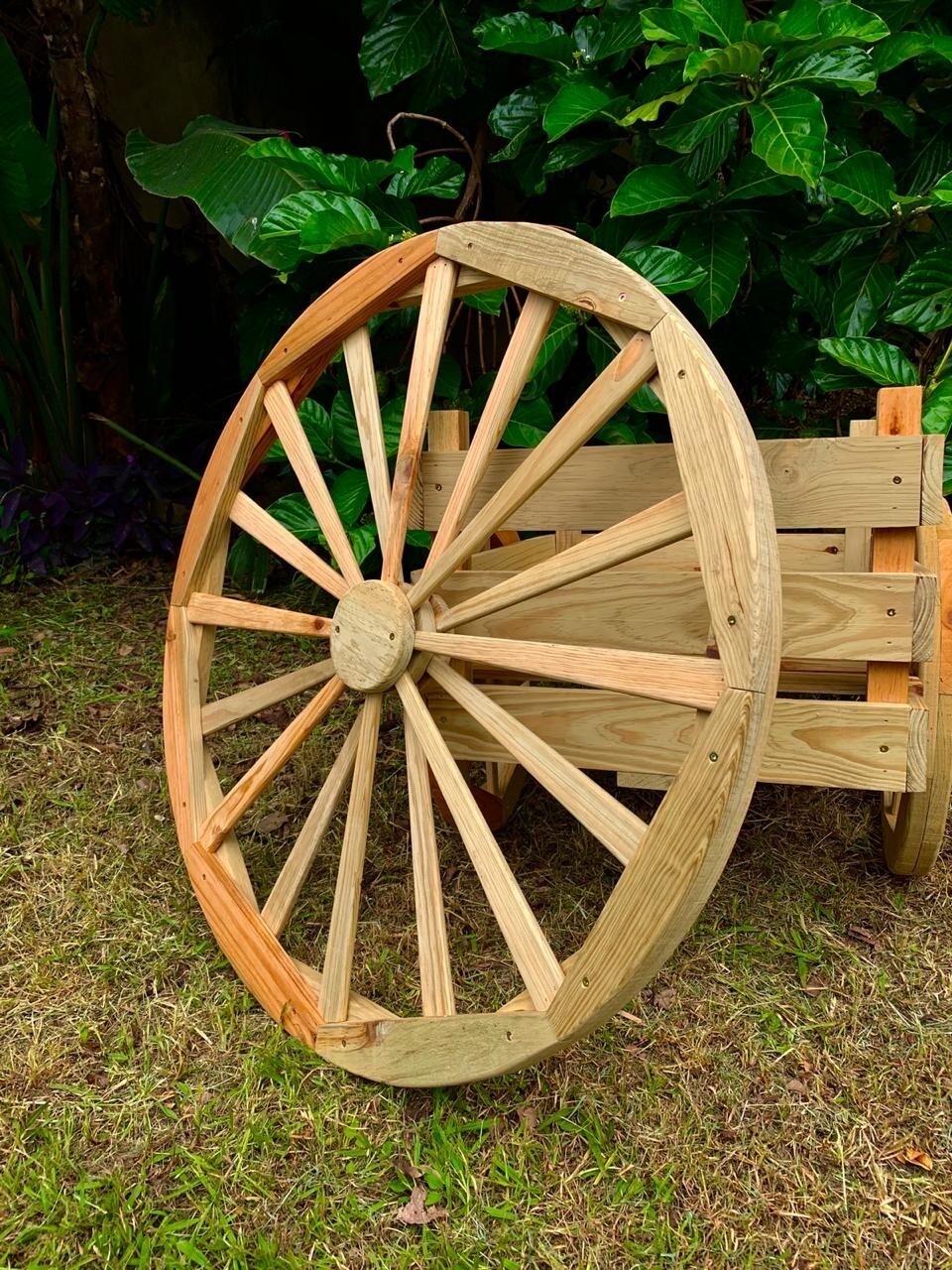 Rustic Patio rueda de madera curada fabricada en Guiamca, para jardín 36 pulgadas de diámetro.