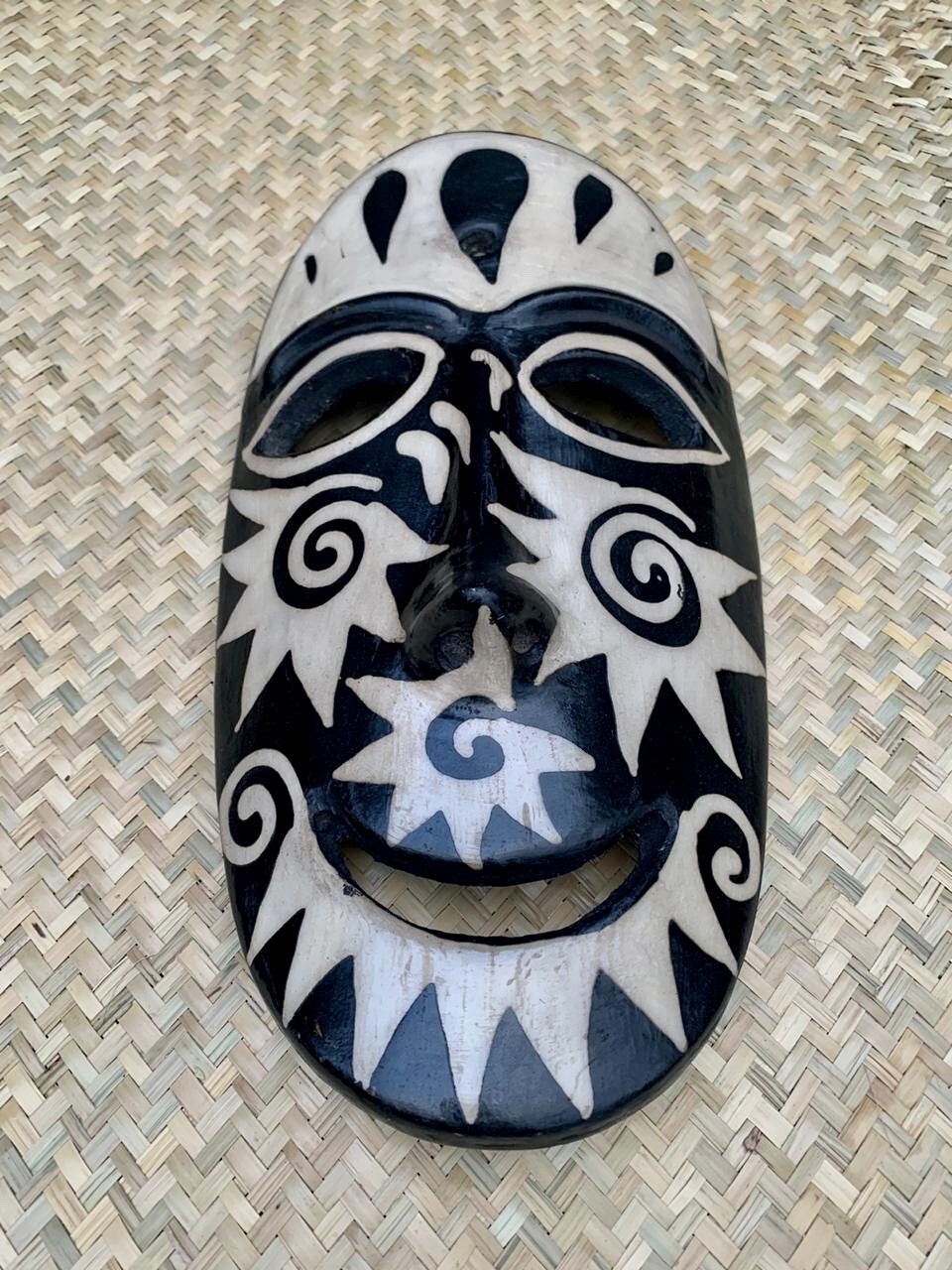 Artesanias Emanuel: Máscaras Lencas,un hermoso detalle para tu hogar y obsequiar, celebra la cultura Catracha con una pieza Lenca, tamaño Grande
