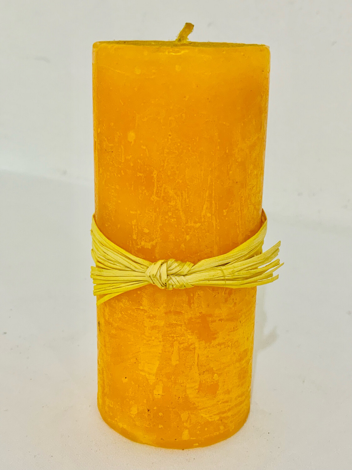 La Luciérnaga velas aromáticas para tu hogar elaboradas a mano color amarilla de 12 centímetros de altura