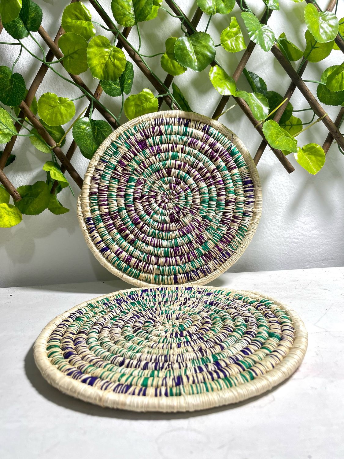 Aislantes de junco tejidos a mano de 10” pulgadas (sólo pedidos personalizados)