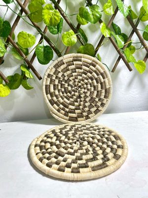 Aislantes de 7” pulgadas tejidos a mano con la fibra natural del junco (sólo pedidos personalizados)