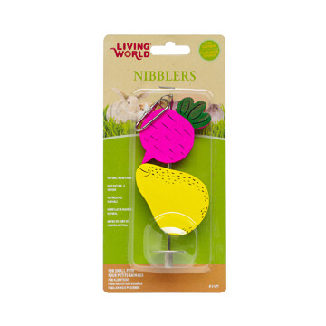 LIVING WORLD NIBBLERS WOOD CHEW - BEET &amp; PEAR ON STICK