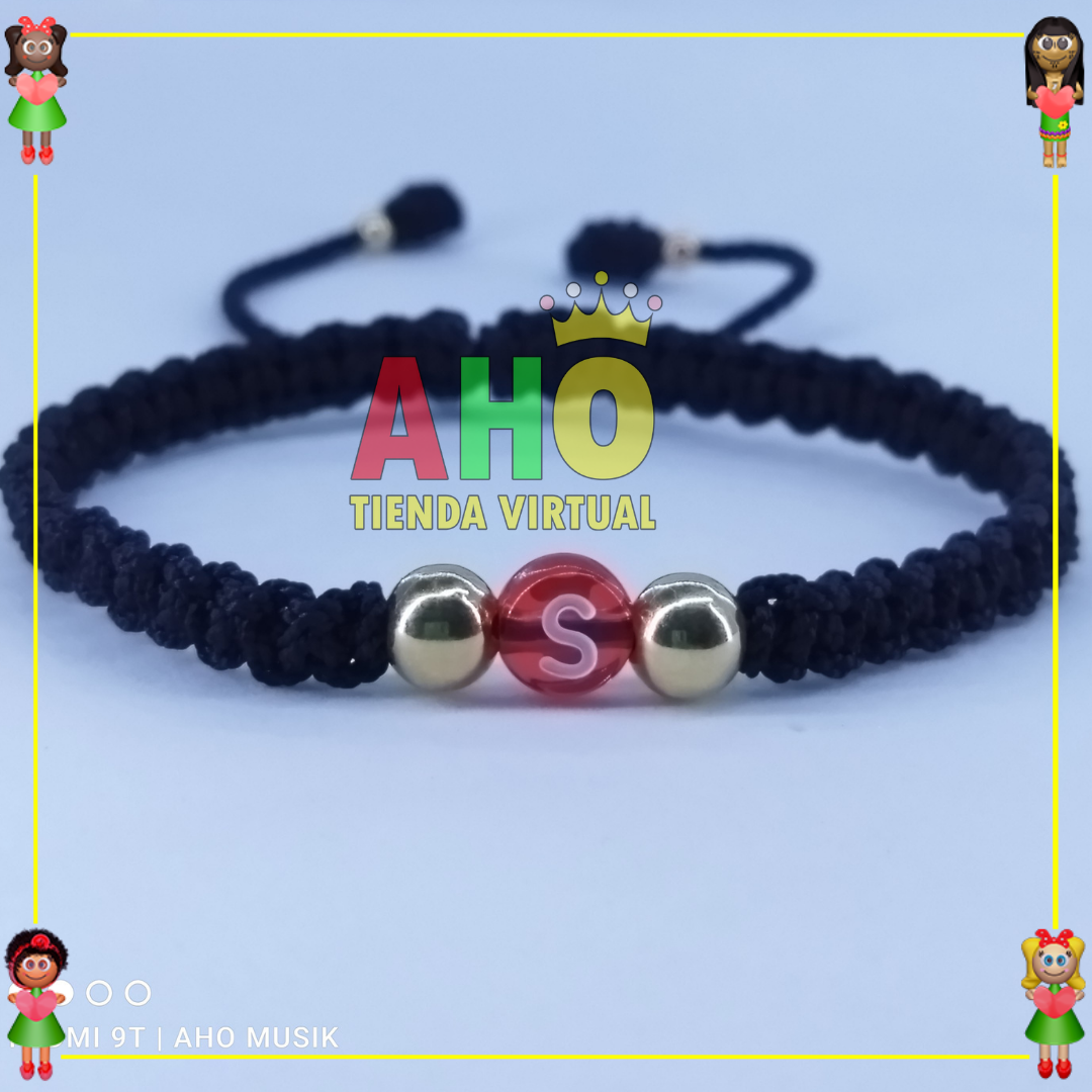 Pulsera Tejida Macrame Con Letras Acrilicas Oro18k