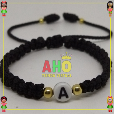 Pulsera Tejida Macrame Con Letras Acrilicas Oro18k