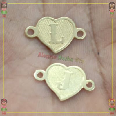 Dije letra Corazón Oro18k