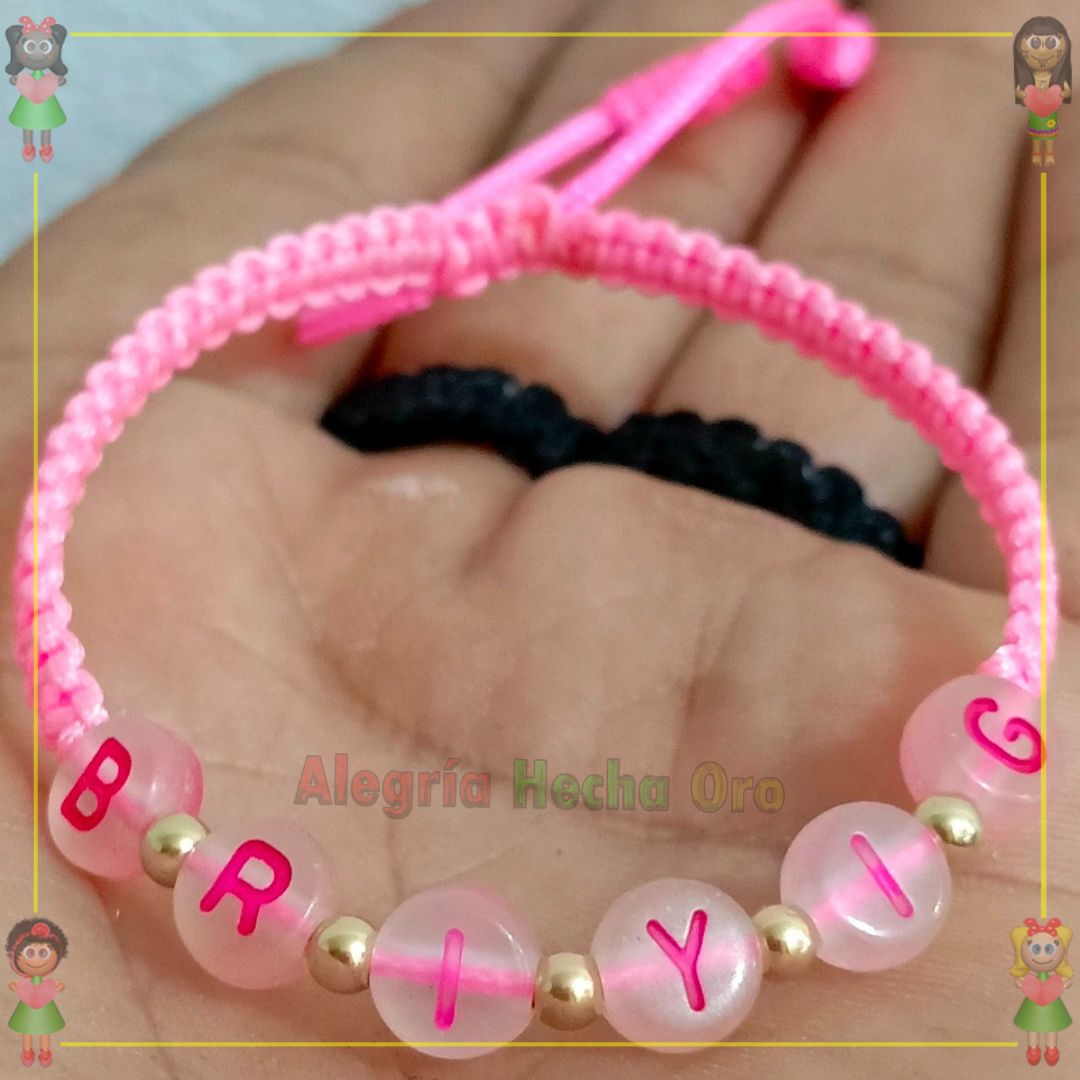 Pulsera Tejida Macrame Con Letras Acrilicas Oro18k