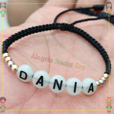Pulsera Tejida Macrame Con Letras Acrilicas Oro18k