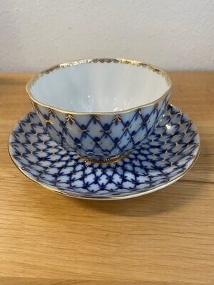 Tasse et sous-tasse cobalt tulip net - Porceleine de Saint-Petersburg
