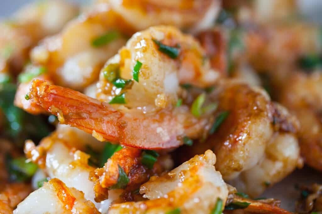 Creamy Spicy Shrimp: tigergarnalen | creamy spice saus | sjalot | spitskool Creamy Spicy Shrimp: tigergarnalen | creamy spice saus | sjalot | spitskool