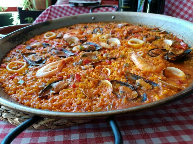 Paella mixta.