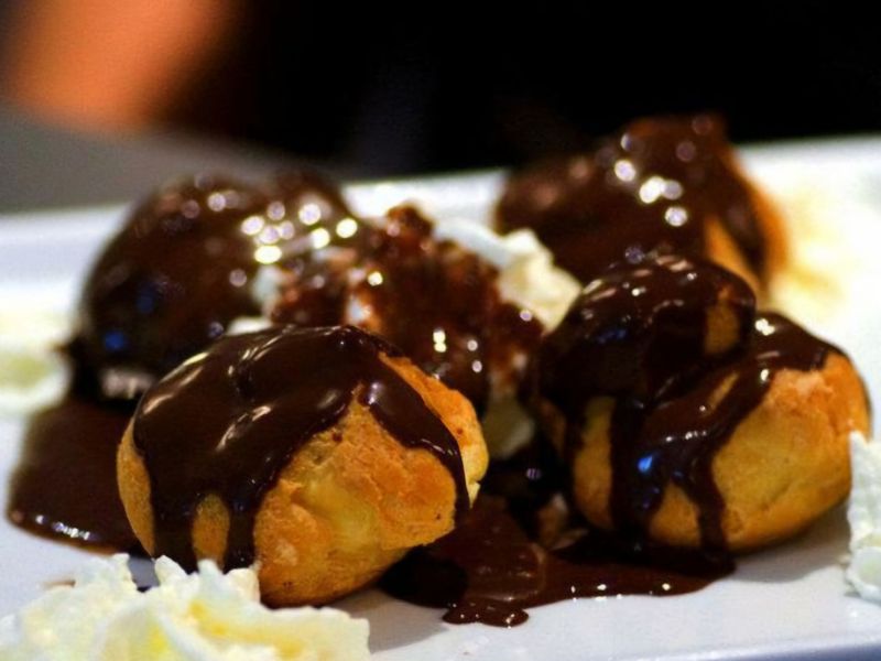 Profiteroles.