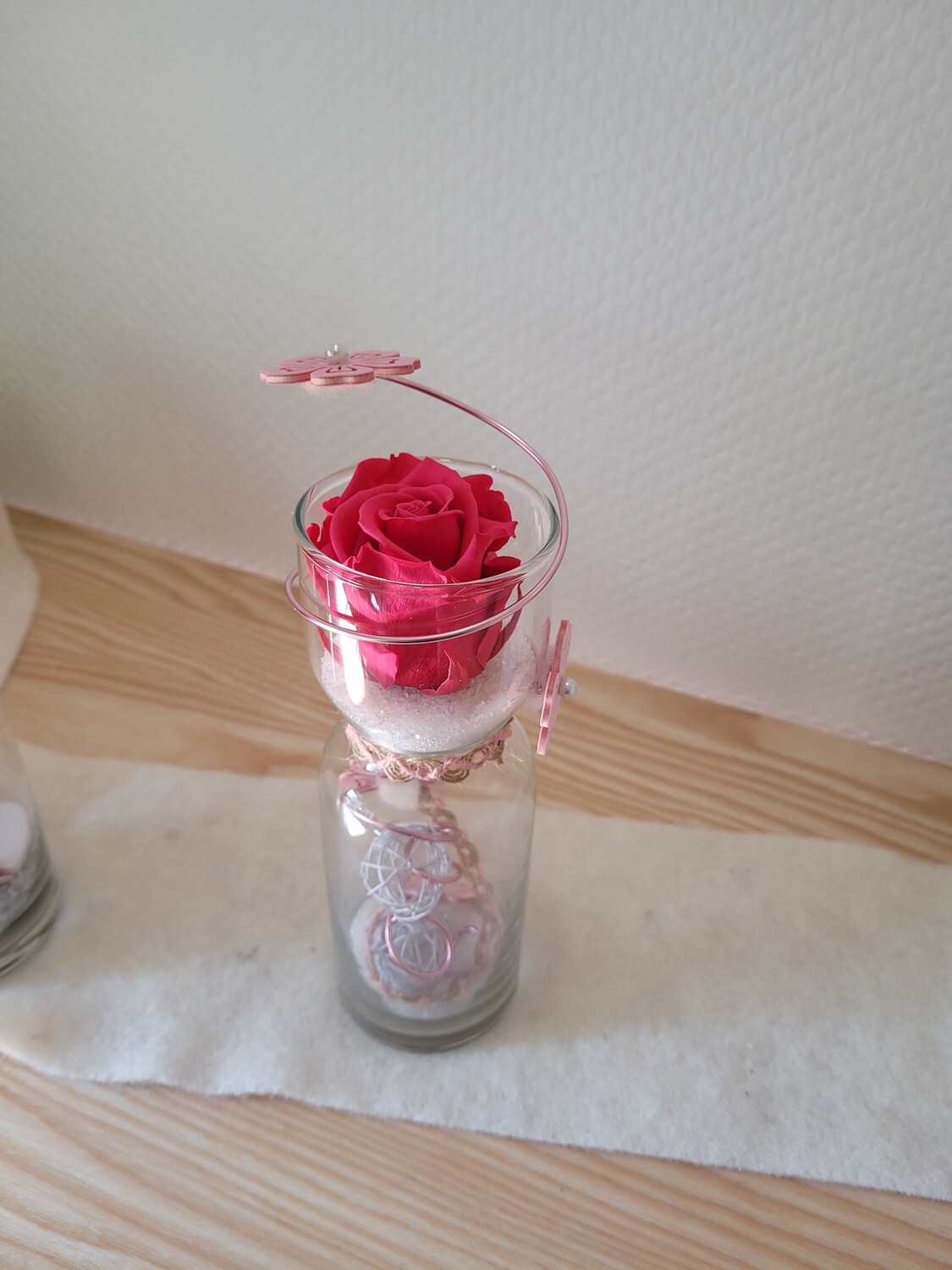 Rose éternelle rose décorée