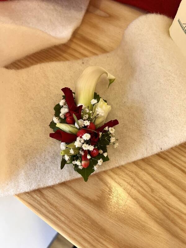 Boutonnière rouge et blanc
