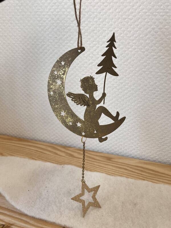 Ange sur une lune à suspendre