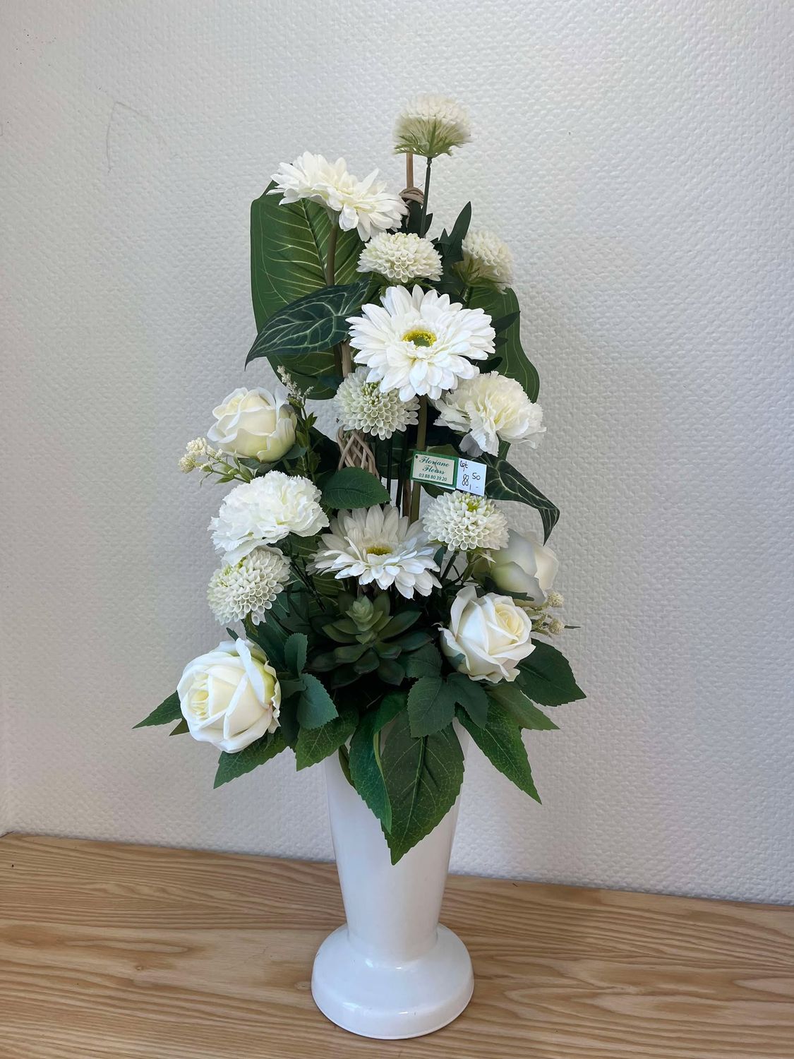 Bouquet vase fleurs artificielles deuil