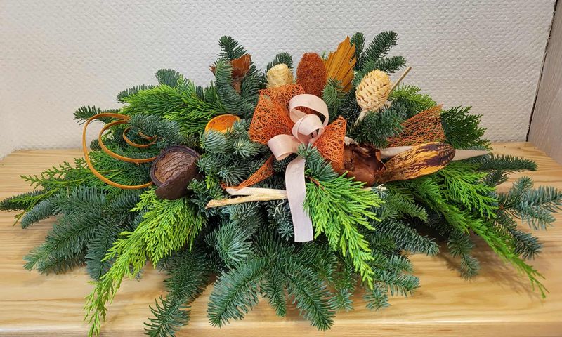 Arrangement forestier couleur orange en sapin alsacien