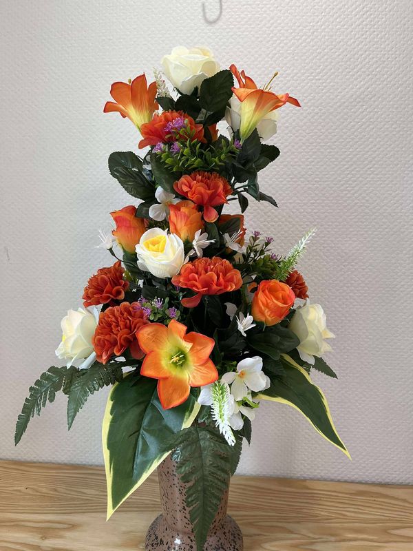 Bouquet vase en fleurs artificielles orangé