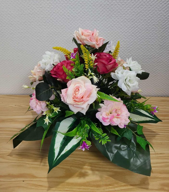 coussin de fleurs artificielles blanc/rose fonçé et clair