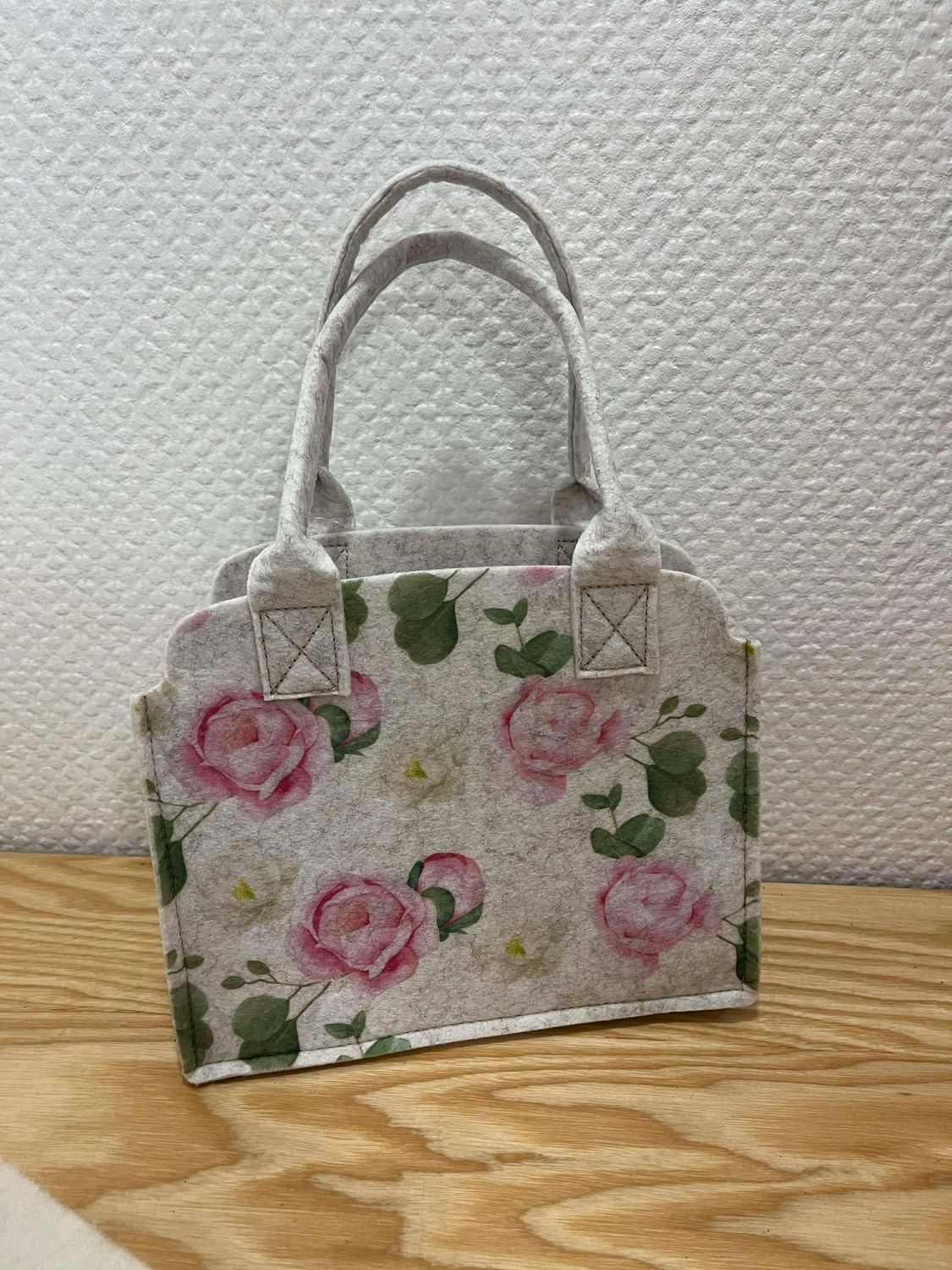 Sac fleuri en feutrine
