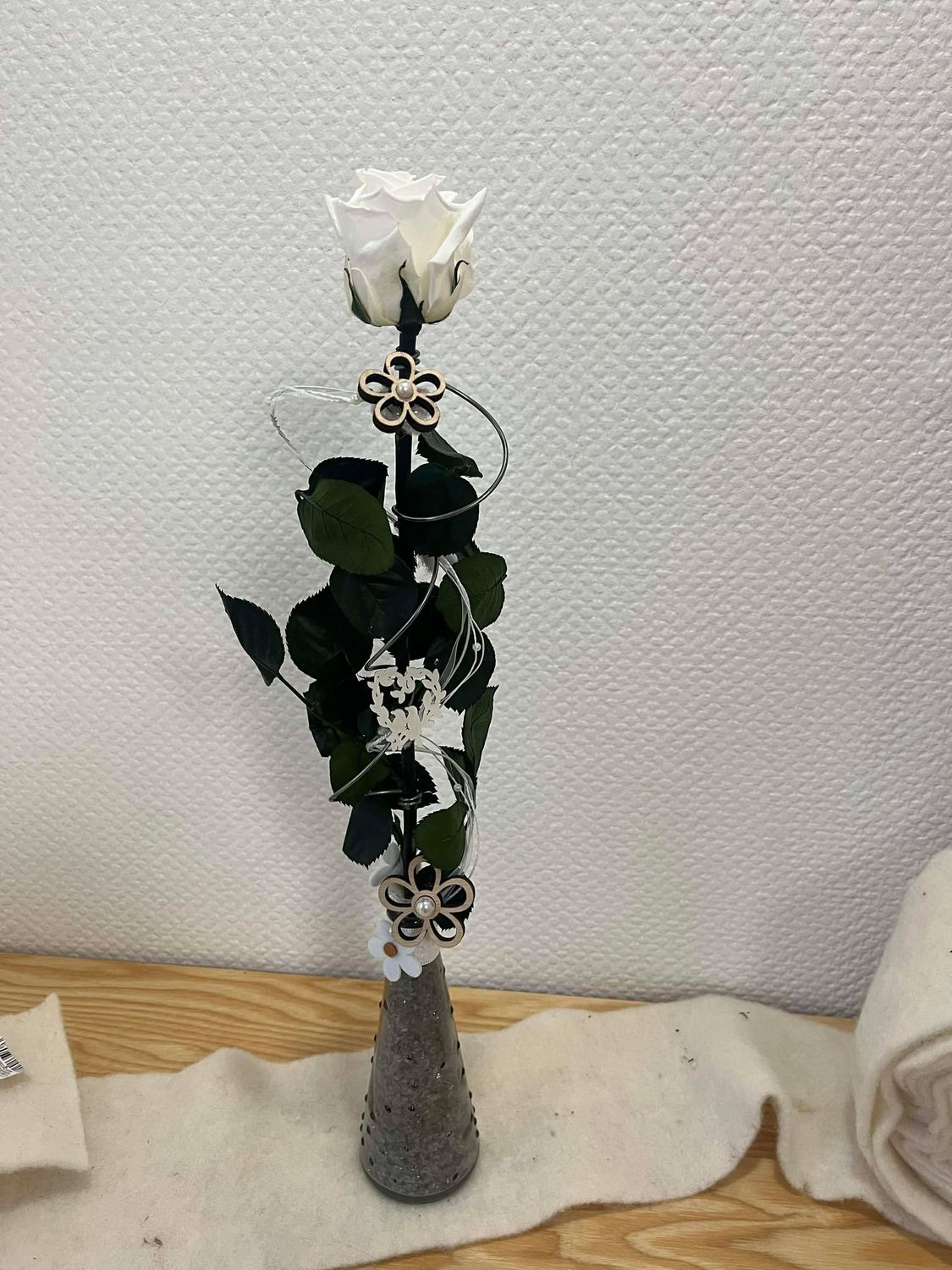 Composition rose éternelle blanche haute