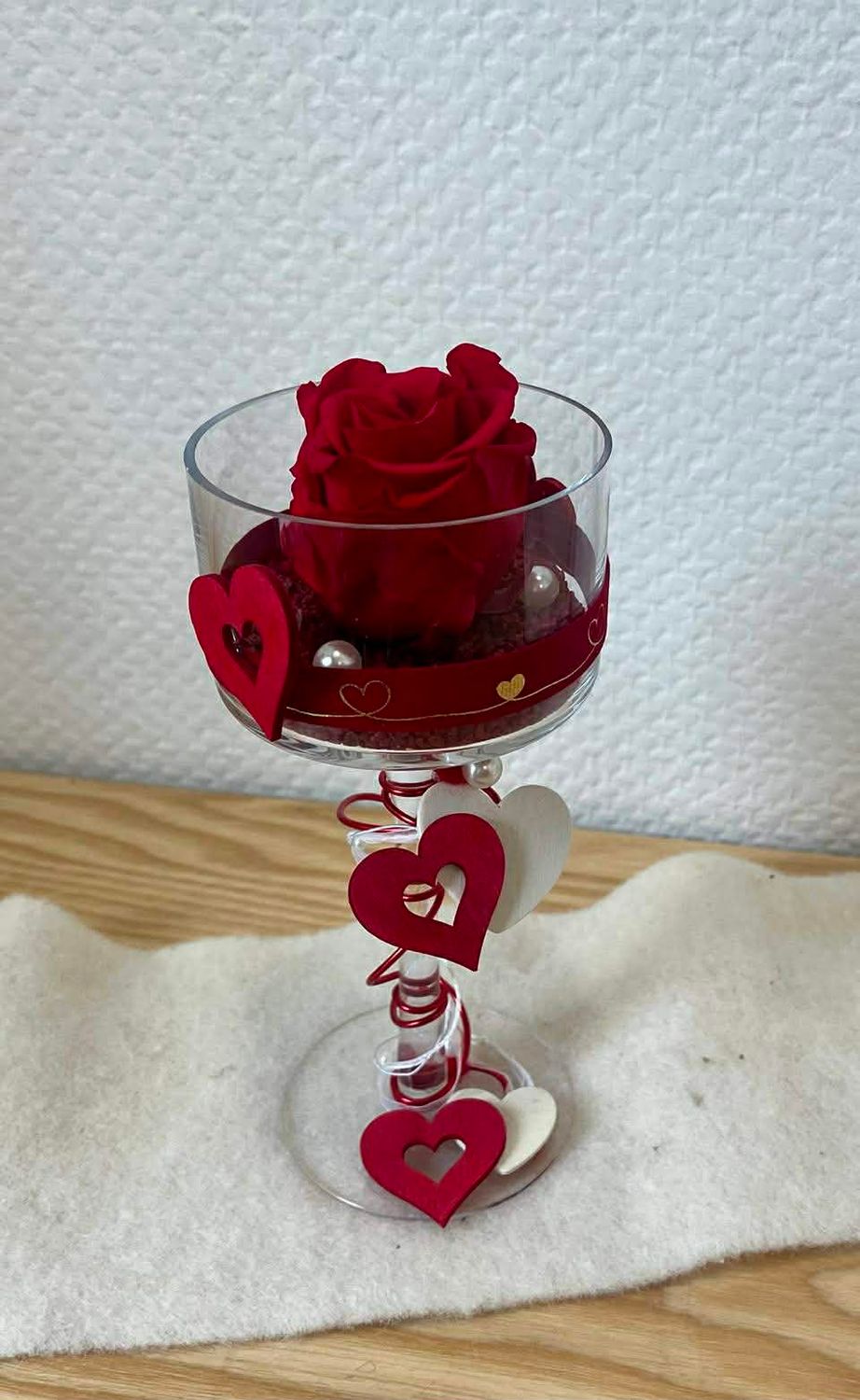 Composition rose éternelle rouge