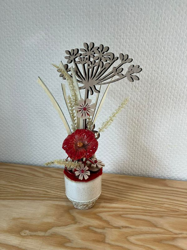 Composition sec et soie tons beige et rouge