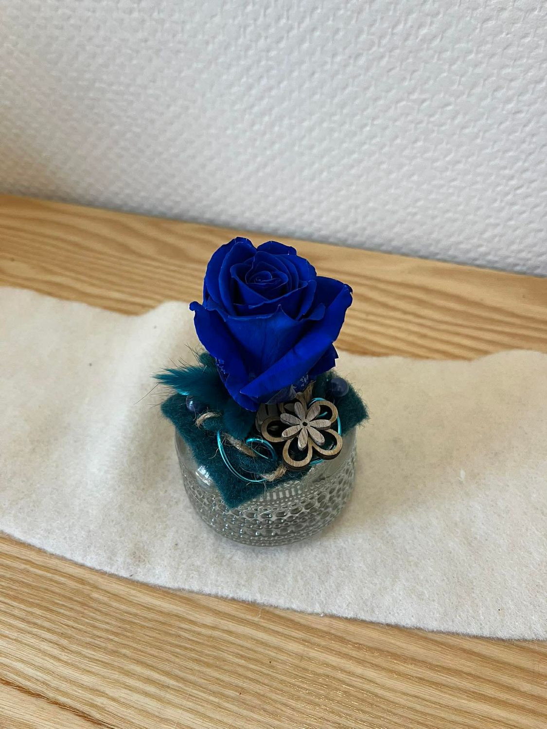 Composition rose éternelle bleu