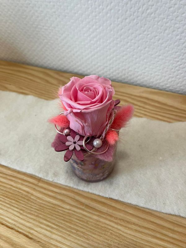 Composition rose éternelle rose