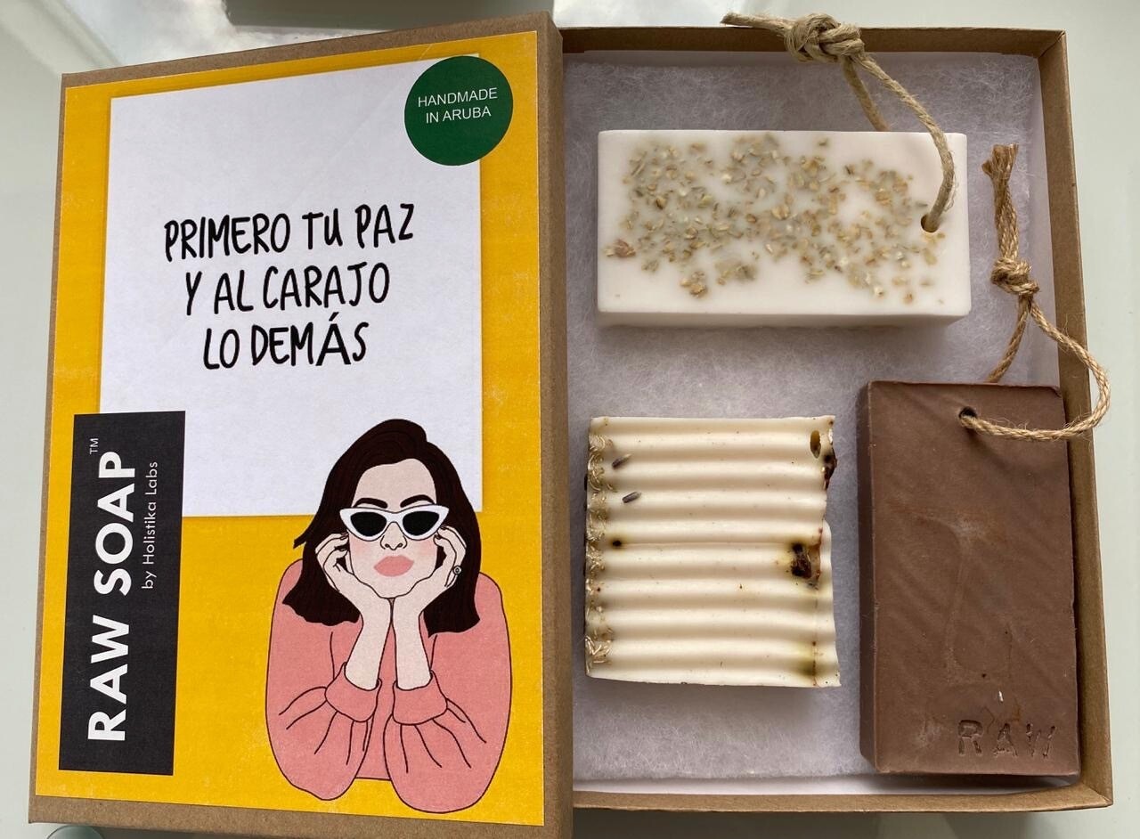 RAW Soap Holistika 'Primero Tu Paz Y Al Carajo Lo Demas 1' RAW Soap Holistika 'Primero Tu Paz Y Al Carajo Lo Demas 1'