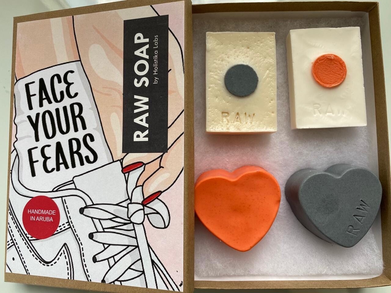 RAW Soap Holistika 'Face Your Fears 1' RAW Soap Holistika 'Face Your Fears 1'