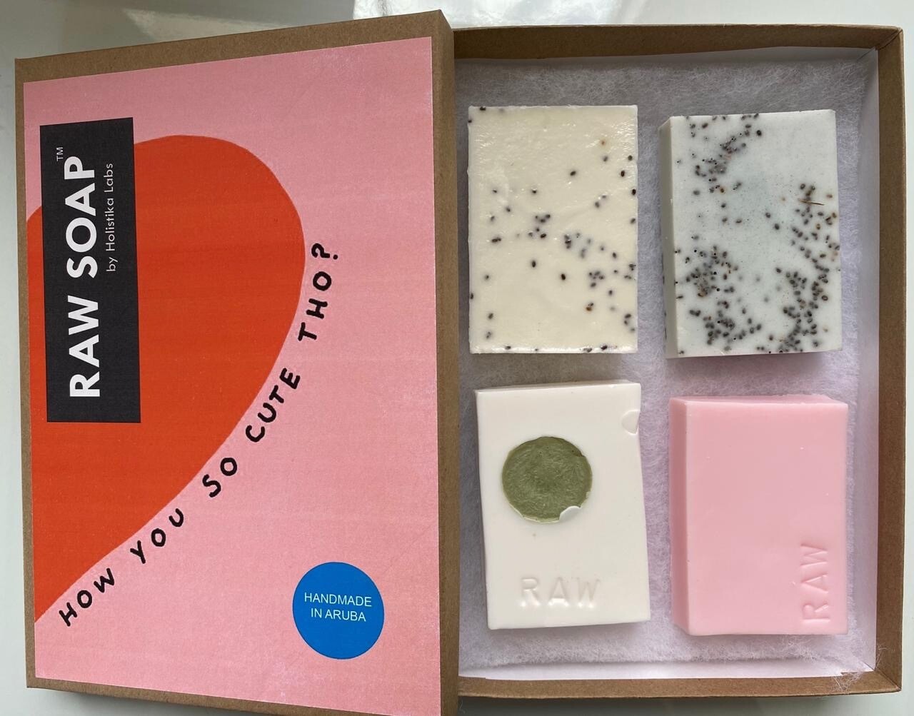 RAW Soap Holistika 'How You So Cute Tho' RAW Soap Holistika 'How You So Cute Tho'