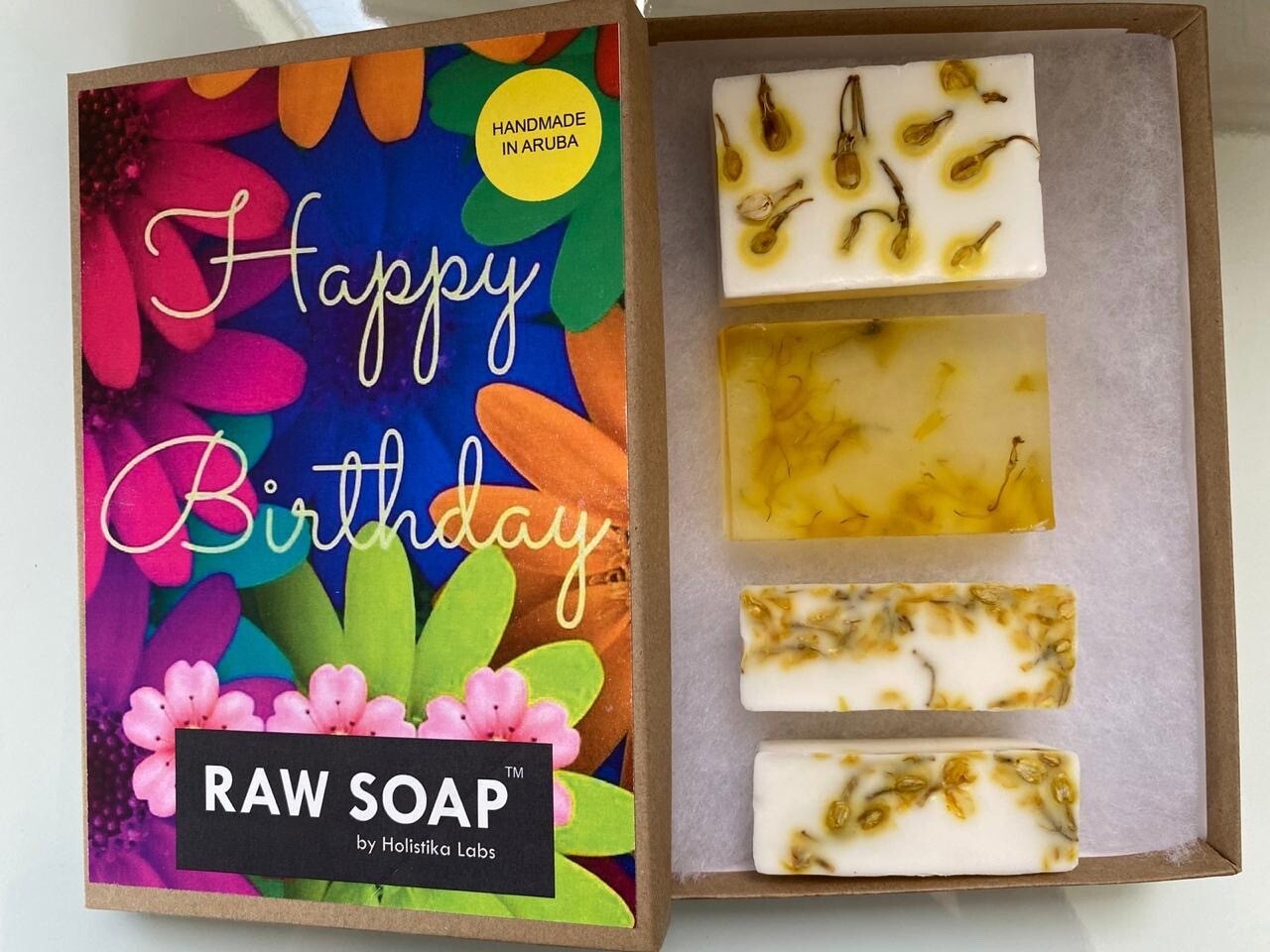 RAW Soap Holistika 'Happy Birthday' RAW Soap Holistika 'Happy Birthday'