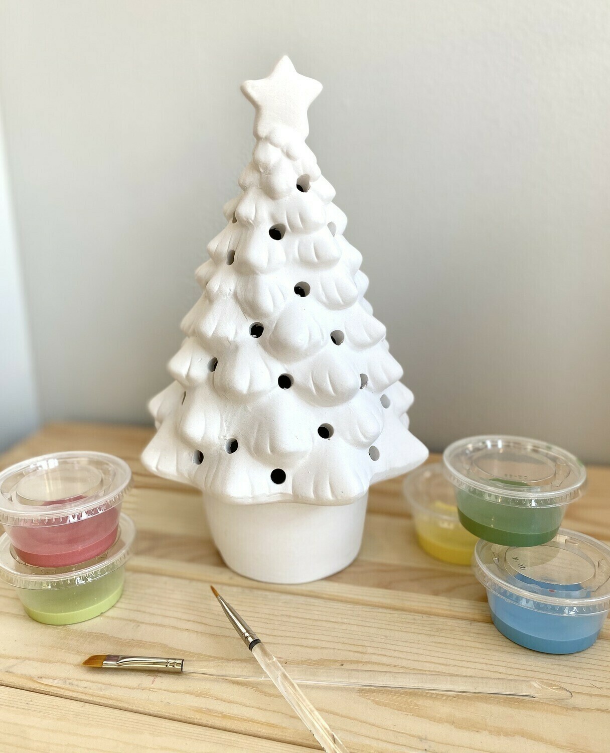 9&quot; One Piece Christmas tree with Star light kit