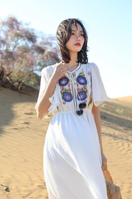 Becxin White Embroidery Long Dress