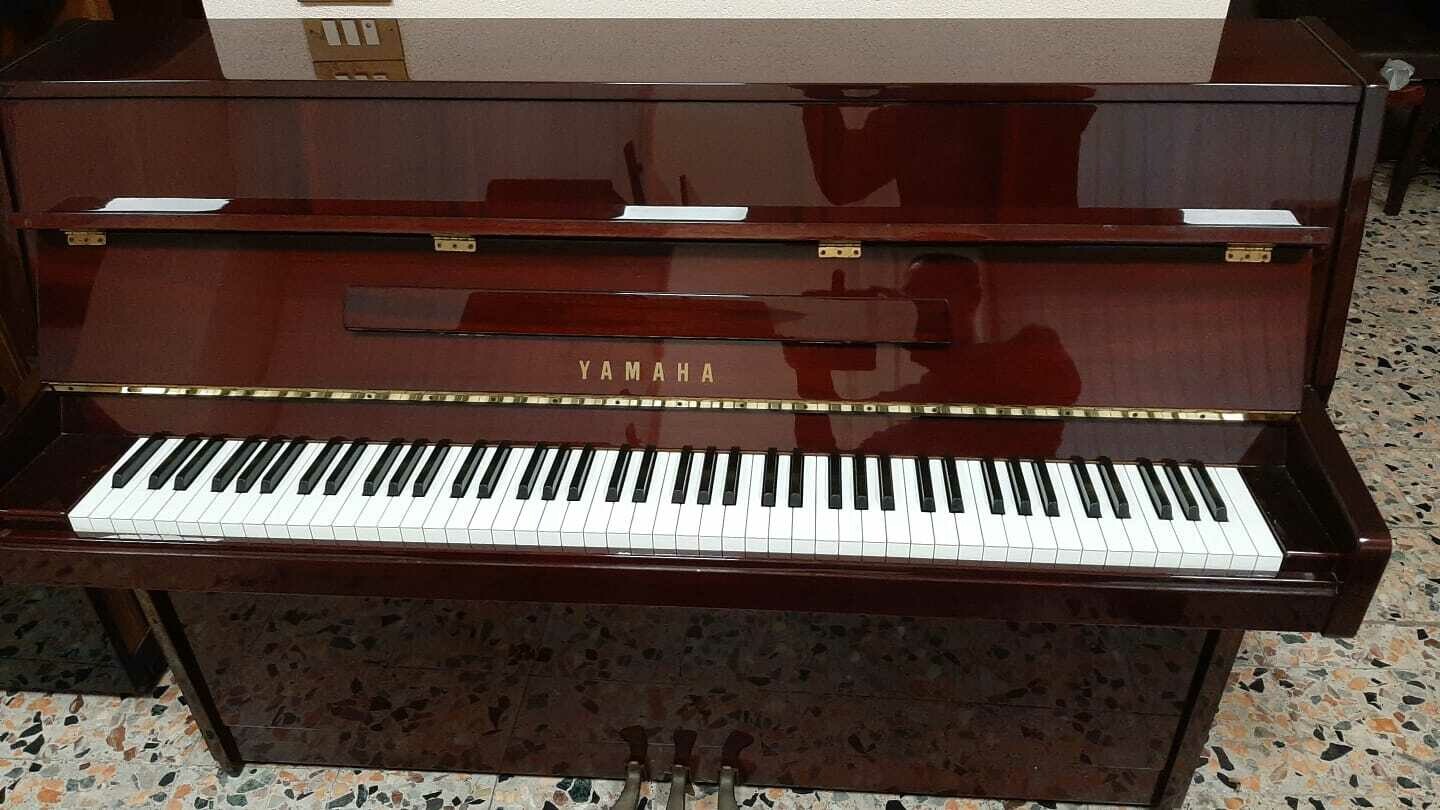 Pianoforte Yamaha da studio piccolo usato