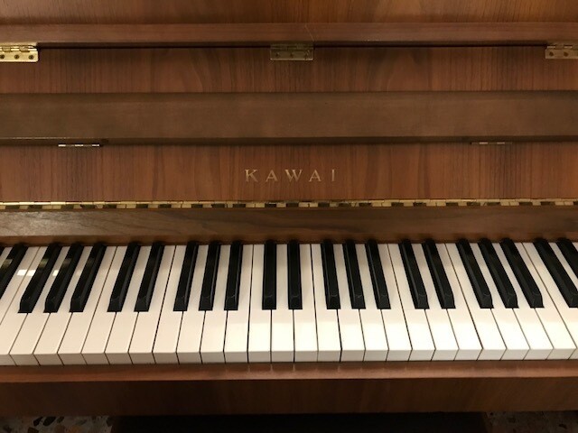 Pianoforte Kawai CE7 usato