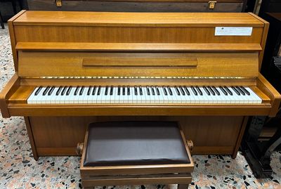 Pianoforte Yamaha noce chiaro , 100 occasione Pianoforte Yamaha noce chiaro , 100 occasione