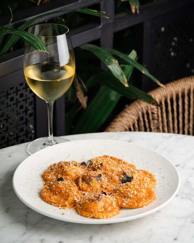 ​RAVIOLIS DE SALMÓN AL VODKA