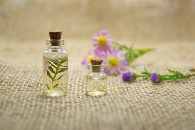 Essential Oils, Diffusers & Jewellry