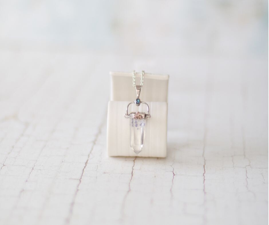 Bergkristall mit Fluoriteinlagerung