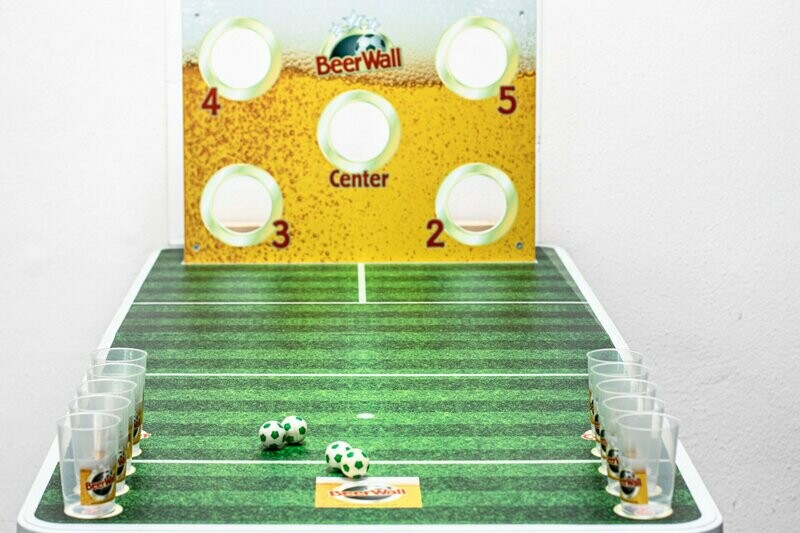 Centerball Beer Wall (Beer Pong) Centerball Beer Wall (Beer Pong)