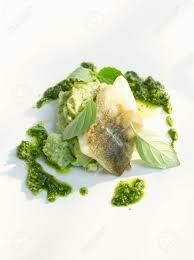 Filet de poisson au  pesto, flan de légumes de saison