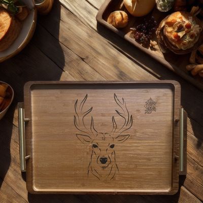 Plateau en bois gravé