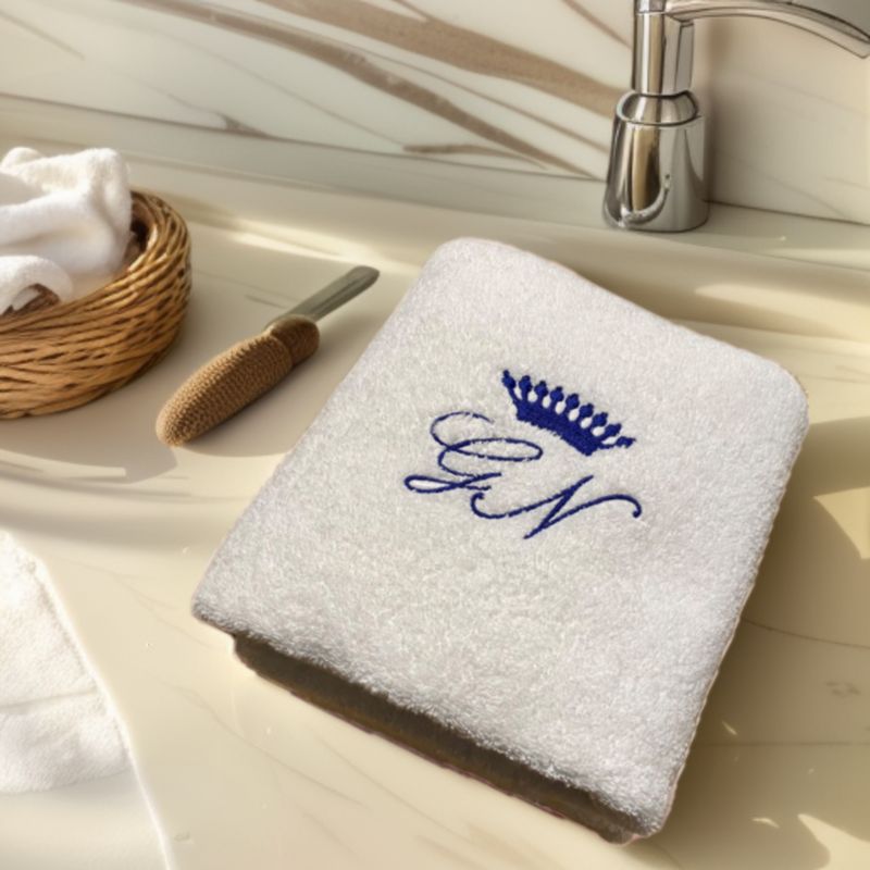 Petite serviette 30x55 cm brodée (2 pcs)