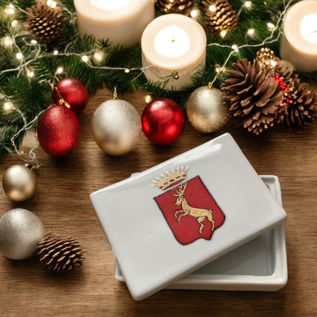Peinture sur boîte en porcelaine