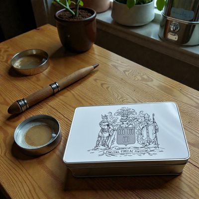 Boîte en métal avec impression