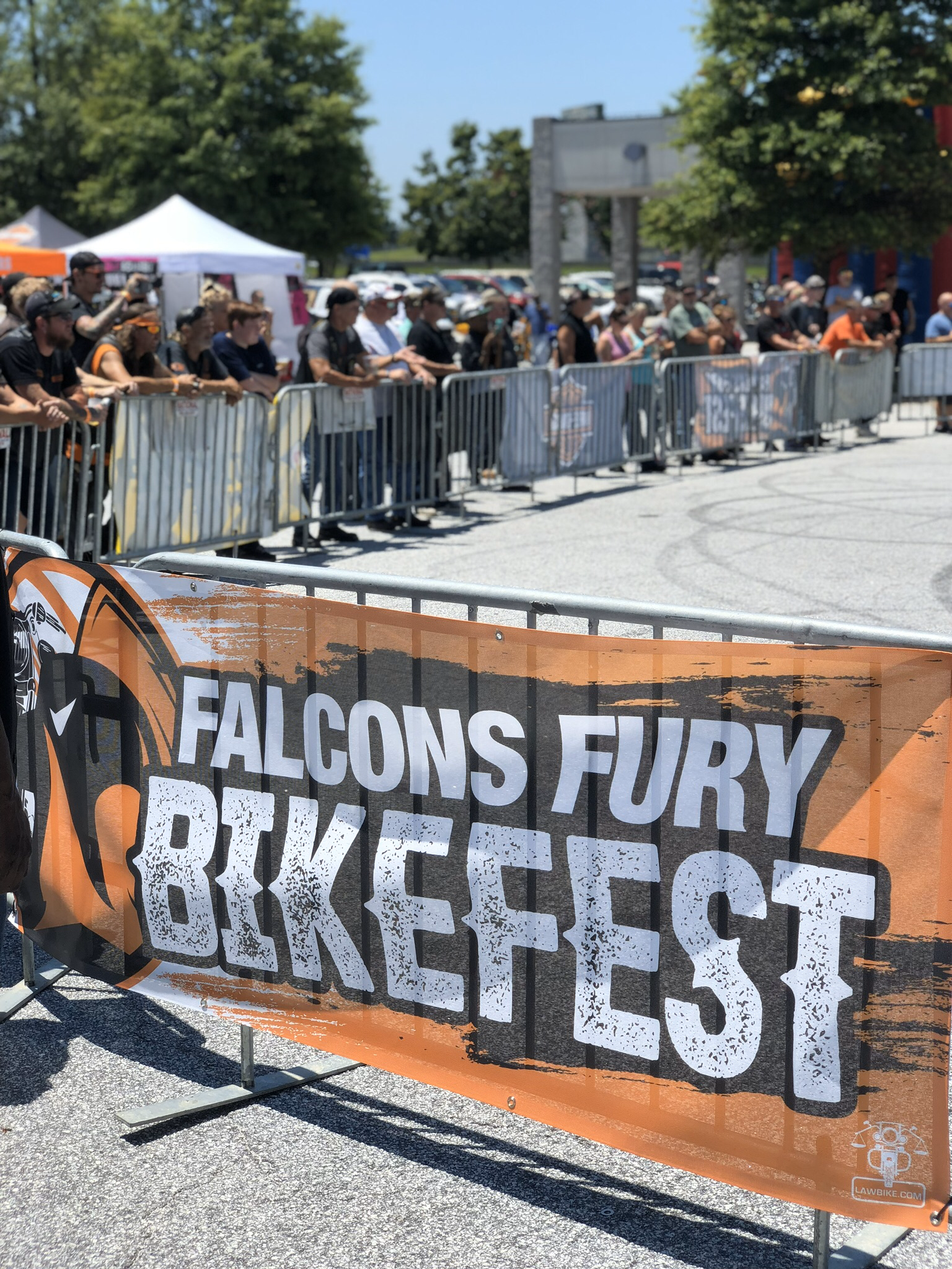 Mesh Banners