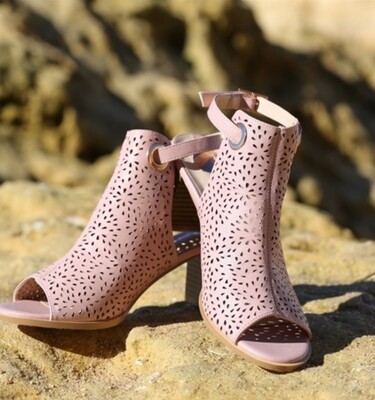 Peep Toe Sandal in Pink