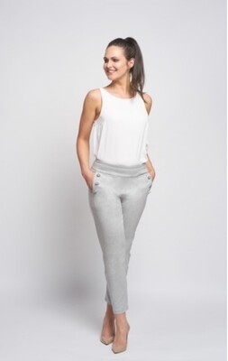 Sculpting Trousers with Pockets in Grey